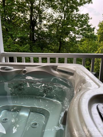 410 Forest Lake Road, Brevard, NC 28712
