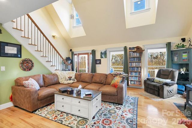 410 Forest Lake Road, Brevard, NC 28712