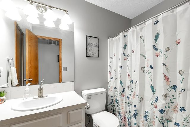 3610 Whispering Brook St, Wichita, KS 67220