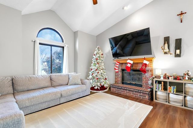 3610 Whispering Brook St, Wichita, KS 67220