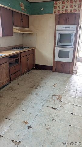 83 Thompson Street, Buffalo, NY 14207