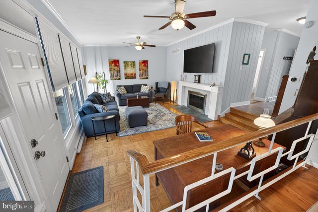 419 EDGEMOOR DR, Moorestown, NJ 08057