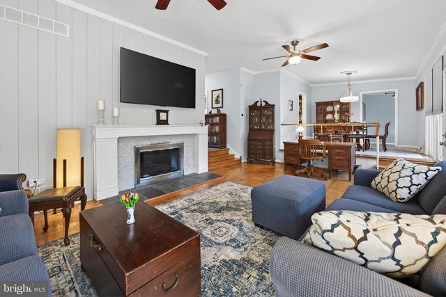 419 EDGEMOOR DR, Moorestown, NJ 08057