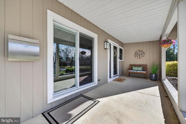 419 EDGEMOOR DR, Moorestown, NJ 08057