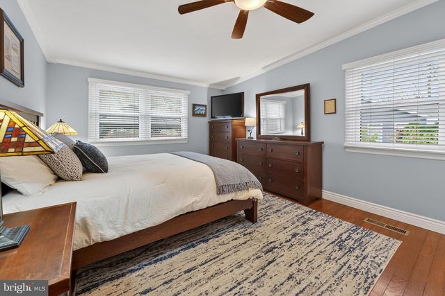 419 EDGEMOOR DR, Moorestown, NJ 08057