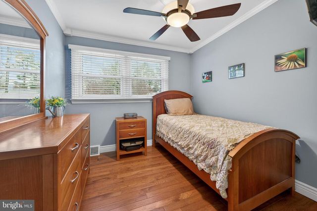 419 EDGEMOOR DR, Moorestown, NJ 08057