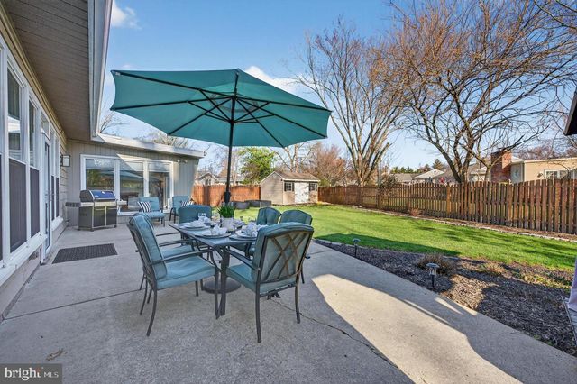 419 EDGEMOOR DR, Moorestown, NJ 08057