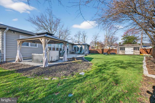 419 EDGEMOOR DR, Moorestown, NJ 08057