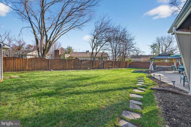419 EDGEMOOR DR, Moorestown, NJ 08057