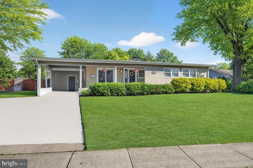 419 EDGEMOOR DR, Moorestown, NJ 08057