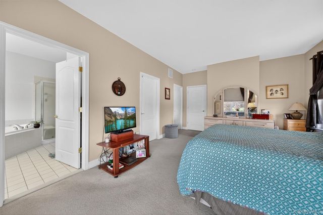 24 Juniper Circle, Middletown, NY 10940