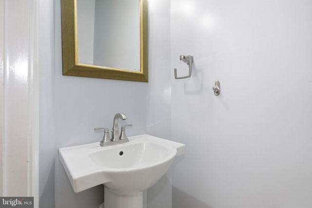 1789 DAWSON ST, Vienna, VA 22182