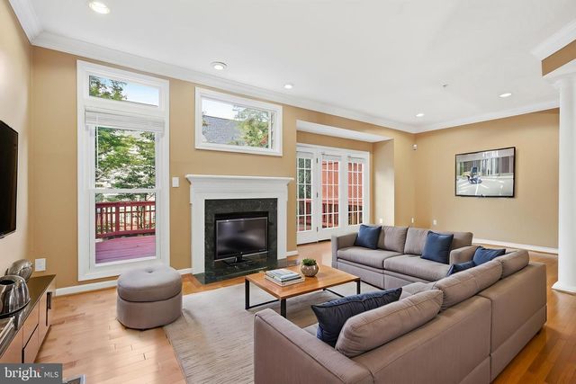 1789 DAWSON ST, Vienna, VA 22182