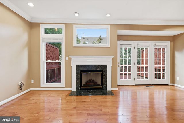1789 DAWSON ST, Vienna, VA 22182