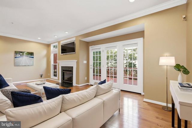 1789 DAWSON ST, Vienna, VA 22182