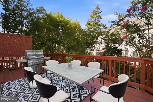 1789 DAWSON ST, Vienna, VA 22182
