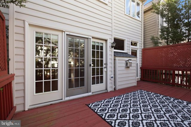 1789 DAWSON ST, Vienna, VA 22182