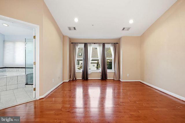 1789 DAWSON ST, Vienna, VA 22182