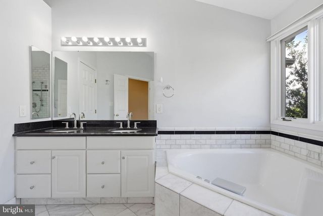 1789 DAWSON ST, Vienna, VA 22182