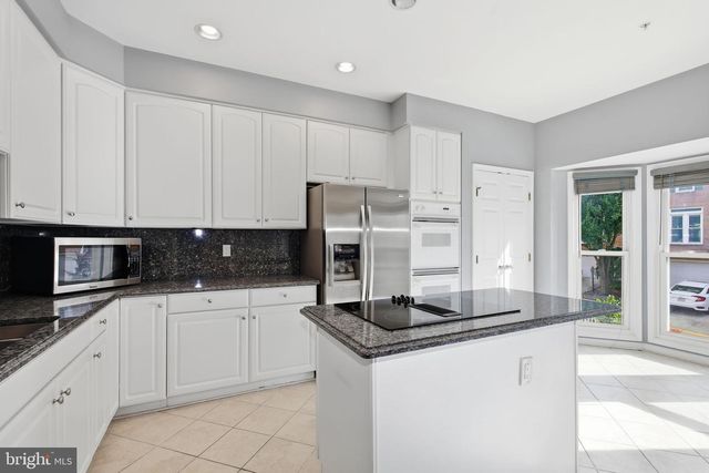 1789 DAWSON ST, Vienna, VA 22182