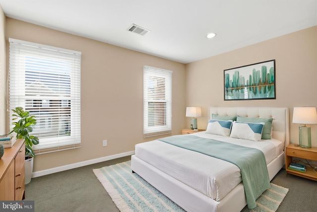 1789 DAWSON ST, Vienna, VA 22182