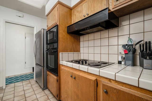 3058 Notre Dame Dr, Sacramento, CA 95826