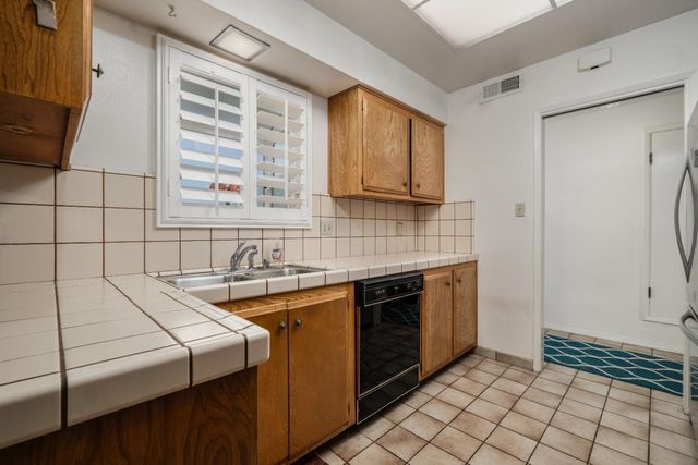 3058 Notre Dame Dr, Sacramento, CA 95826