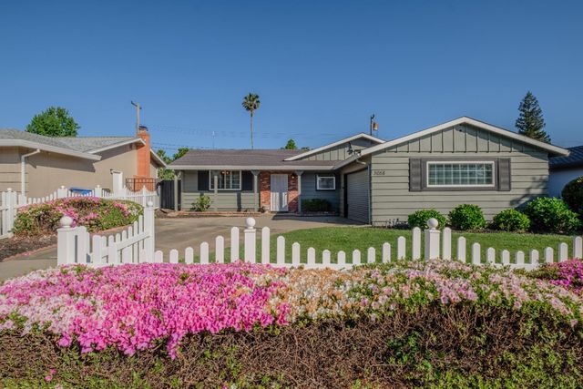 3058 Notre Dame Dr, Sacramento, CA 95826