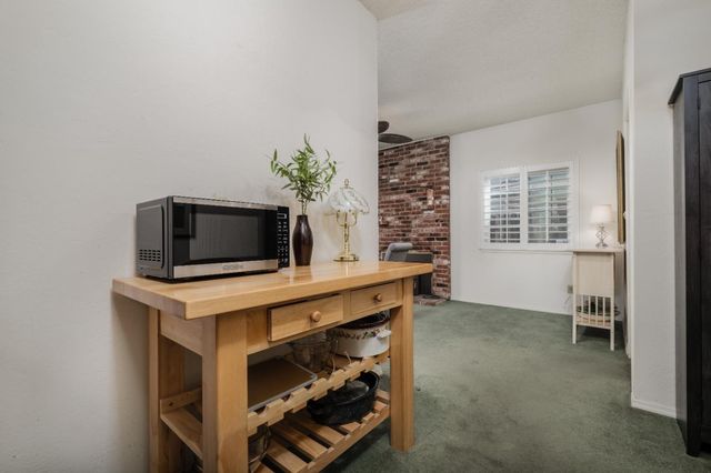 3058 Notre Dame Dr, Sacramento, CA 95826