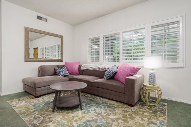 3058 Notre Dame Dr, Sacramento, CA 95826