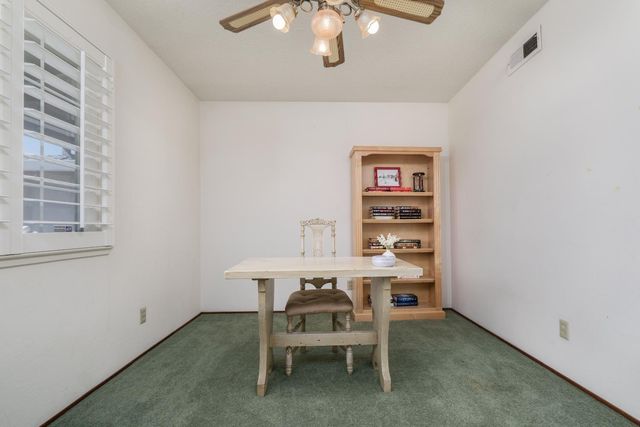 3058 Notre Dame Dr, Sacramento, CA 95826