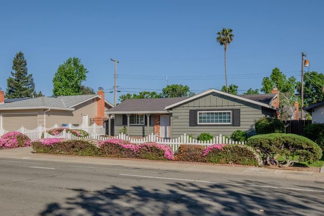 3058 Notre Dame Dr, Sacramento, CA 95826