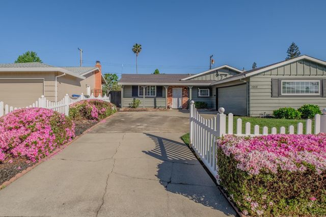 3058 Notre Dame Dr, Sacramento, CA 95826