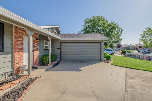 3058 Notre Dame Dr, Sacramento, CA 95826