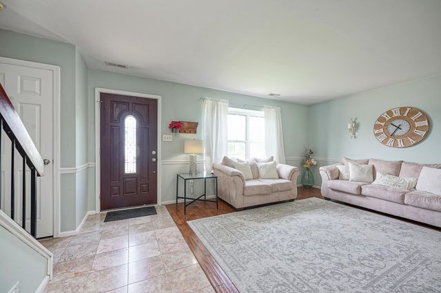 50 LONG BOW DR, Sewell, NJ 08080