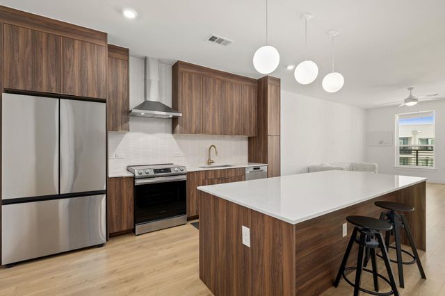 1701 Simond Ave 612, Austin, TX 78723