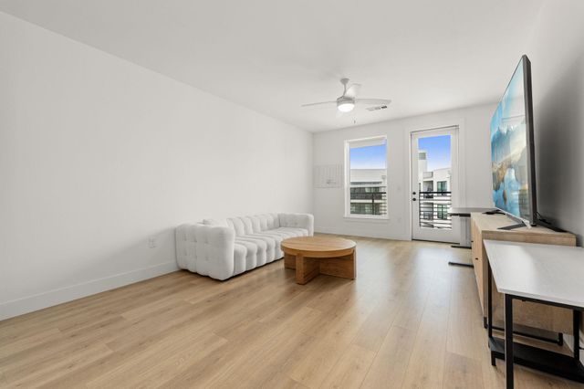1701 Simond Ave 612, Austin, TX 78723