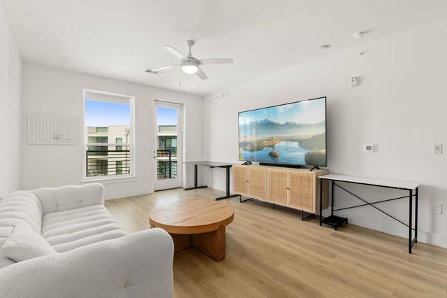 1701 Simond Ave 612, Austin, TX 78723