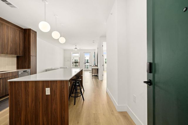 1701 Simond Ave 612, Austin, TX 78723