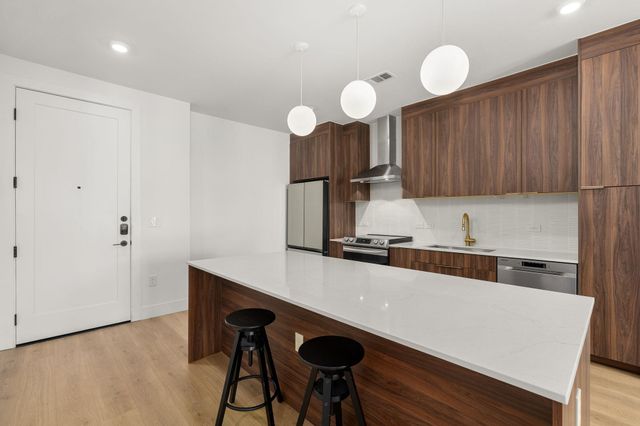 1701 Simond Ave 612, Austin, TX 78723