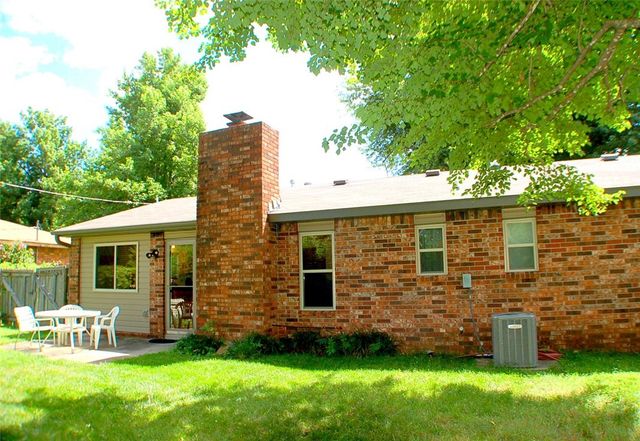 2841 N Sunny Lane, Fayetteville, AR 72703