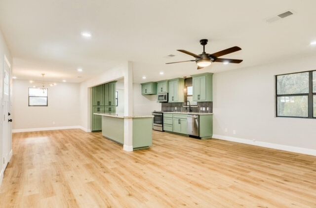 210 Cactus, Oyster Creek, TX 77541