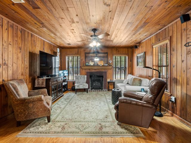 380 Arnold Dowden Rd, Hornbeck, LA 71439