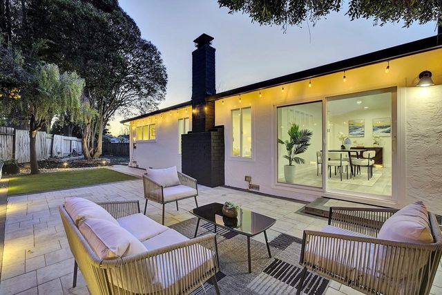 2580 Early Rivers Ct, Union City, CA 94587