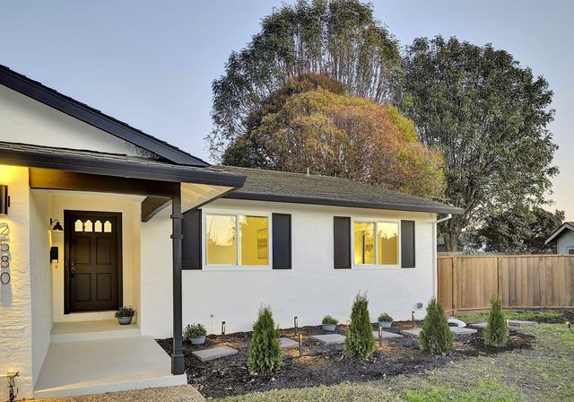 2580 Early Rivers Ct, Union City, CA 94587