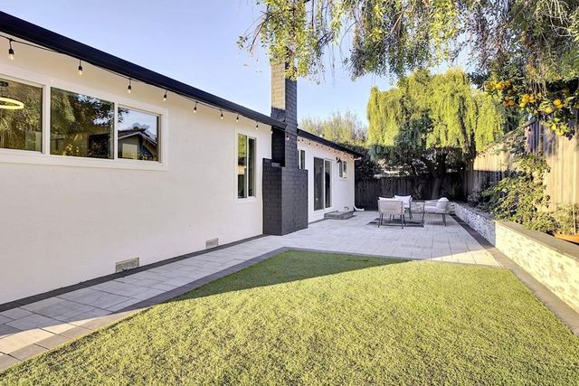 2580 Early Rivers Ct, Union City, CA 94587