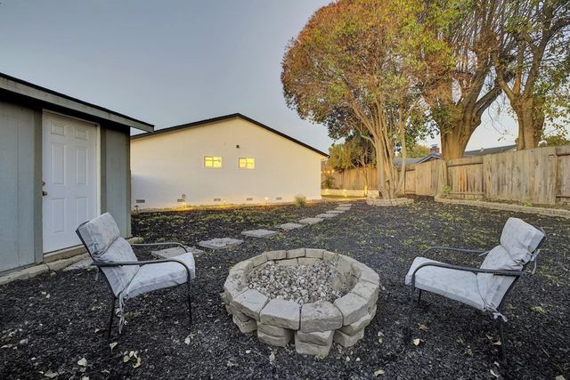 2580 Early Rivers Ct, Union City, CA 94587