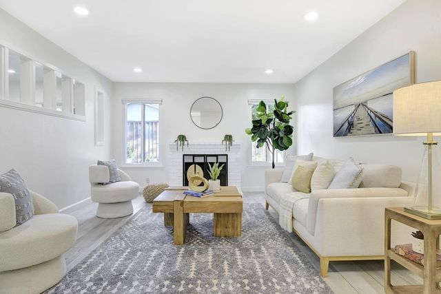 2580 Early Rivers Ct, Union City, CA 94587