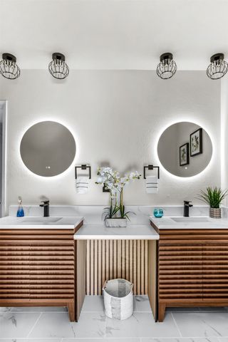 2137 Rose Hill Road, Carrollton, TX 75007