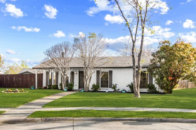 2137 Rose Hill Road, Carrollton, TX 75007